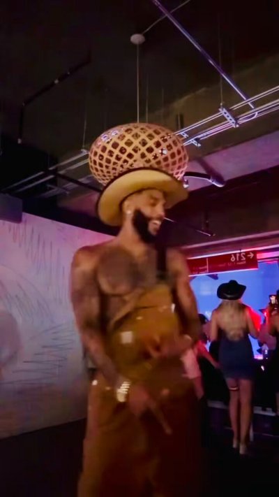 Watch 17th Chariot's leaked NSFW video on TwXstars