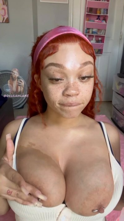Watch freaky freckles 🤤's leaked NSFW video on TwXstars
