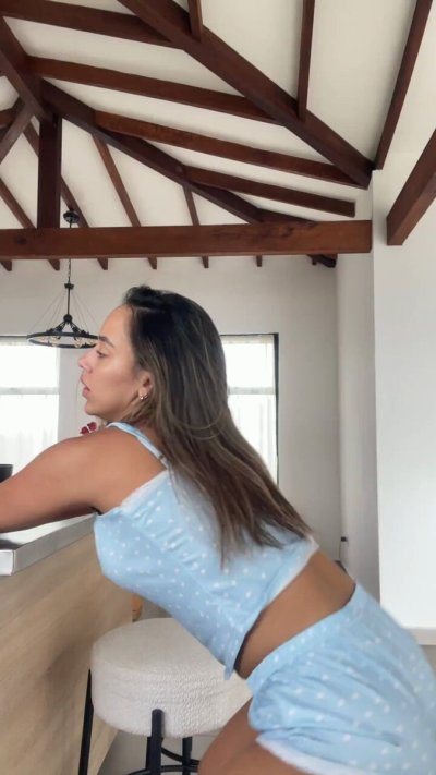 Watch Selina's leaked NSFW video on TwXstars