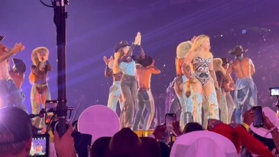 Watch Bronze Papí ✨'s leaked NSFW video on TwXstars