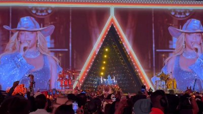 Watch Bronze Papí ✨'s leaked NSFW video on TwXstars