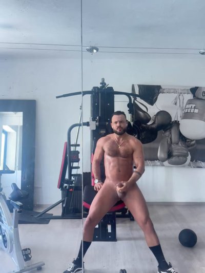 Watch Sir Peter's leaked NSFW video on TwXstars