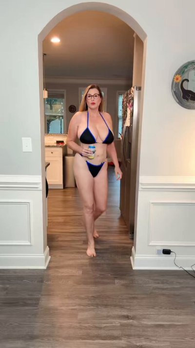 Watch Elaina St James 💋's leaked NSFW video on TwXstars