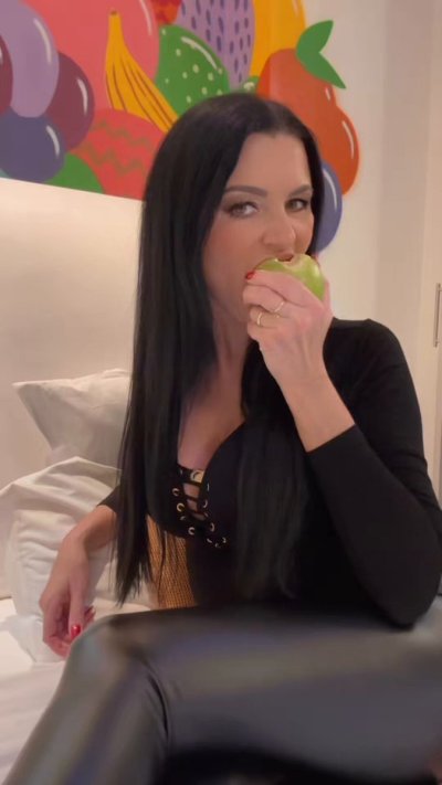 Watch Ania Kinski's leaked NSFW video on TwXstars