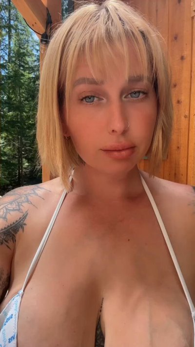 Watch Vicky Aisha 🤠's leaked NSFW video on TwXstars