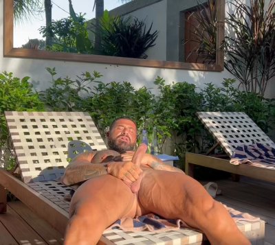 Watch Mr Iconic 🥵 Voted Best BG Page's leaked NSFW video on TwXstars