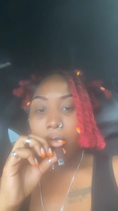 Watch Lanyhia 💕's leaked NSFW video on TwXstars