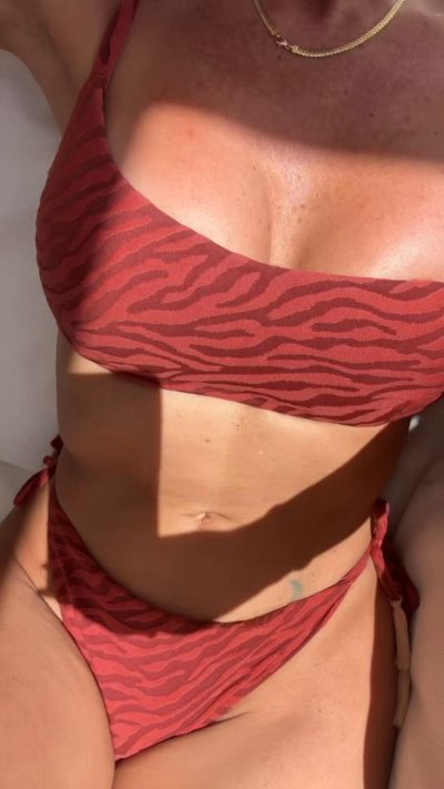 Watch GoddessMiaBrat💰's leaked NSFW video on TwXstars