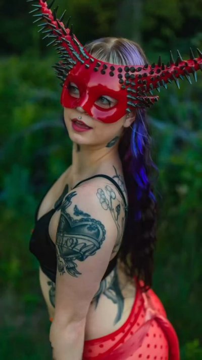 Watch She Devil 😈's leaked NSFW video on TwXstars