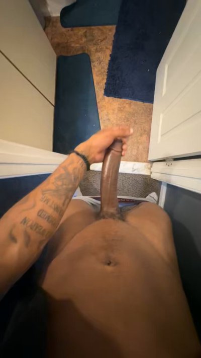 Watch TSHLONGZ!'s leaked NSFW video on TwXstars