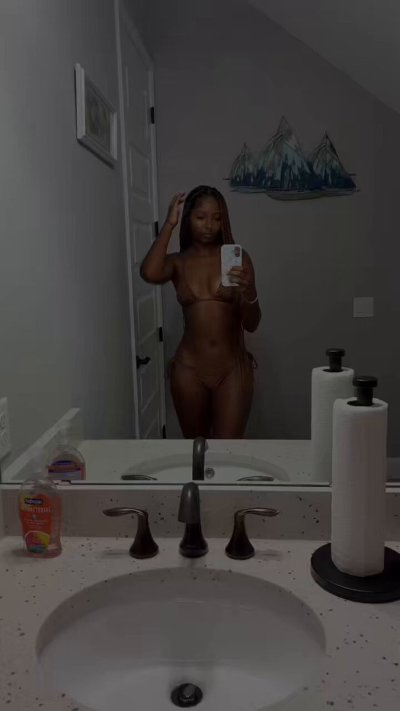Watch ✈️'s leaked NSFW video on TwXstars
