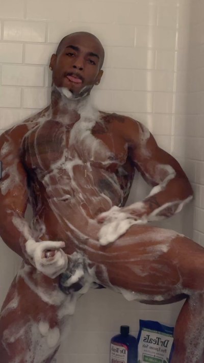 Watch Mazee The G.O.A.T.'s leaked NSFW video on TwXstars