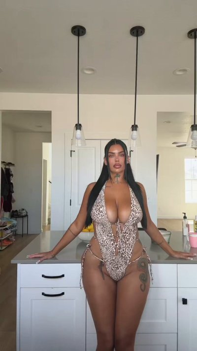 Watch sugarboobs🍩's leaked NSFW video on TwXstars