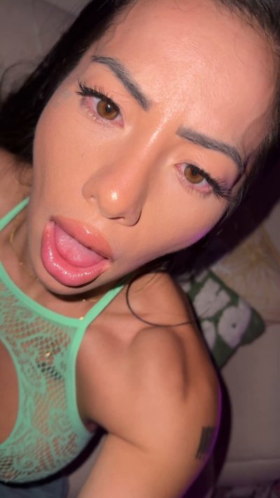 Watch lilkymchiii's leaked NSFW video on TwXstars