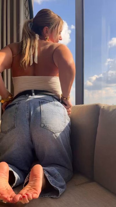 Watch Anna Lynn's leaked NSFW video on TwXstars