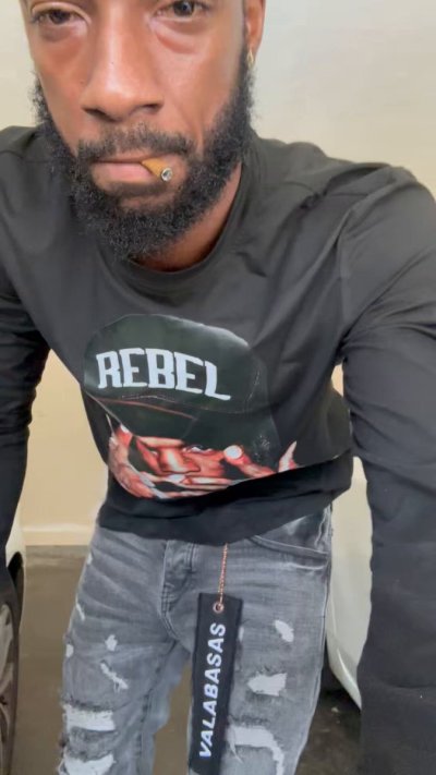 Watch SMOKEPOLEBOY1's leaked NSFW video on TwXstars