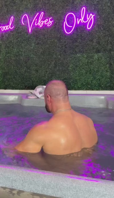 Watch Swoleygg48's leaked NSFW video on TwXstars