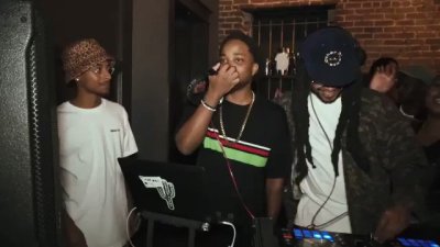 Watch Leon Thomas's leaked NSFW video on TwXstars