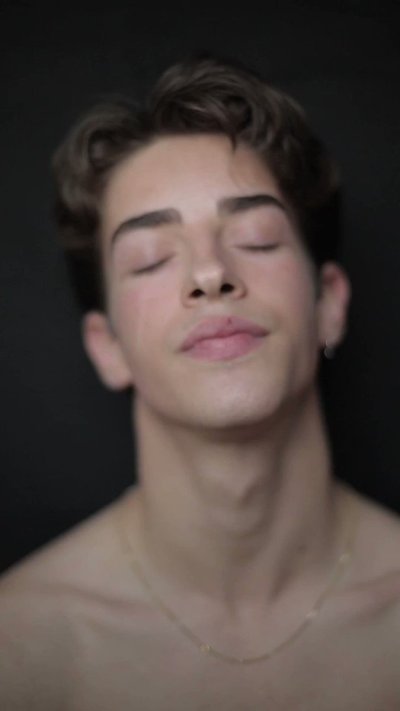 Watch ⚡️'s leaked NSFW video on TwXstars