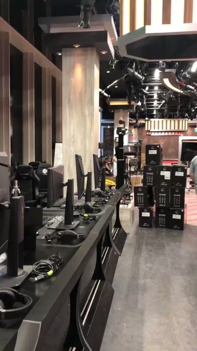 Watch Moxxi's leaked NSFW video on TwXstars