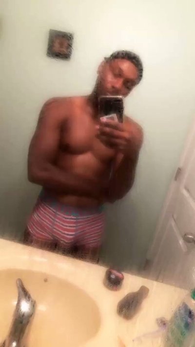 Watch H U N C H O's leaked NSFW video on TwXstars