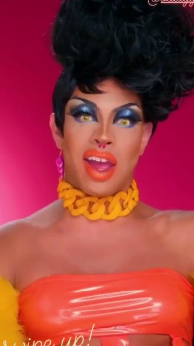 Watch Yvie Oddly (blue checkmark)'s leaked NSFW video on TwXstars