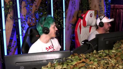 Watch Willokhlass's leaked NSFW video on TwXstars