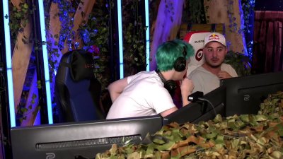 Watch Willokhlass's leaked NSFW video on TwXstars