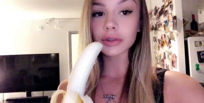 Watch naomi 💘's leaked NSFW video on TwXstars