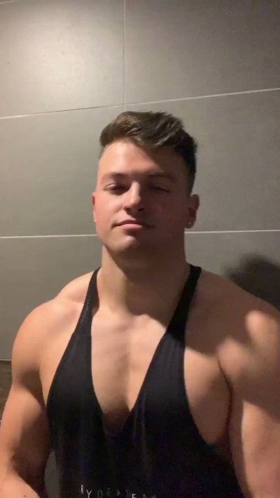 Watch Maximillian Small's leaked NSFW video on TwXstars