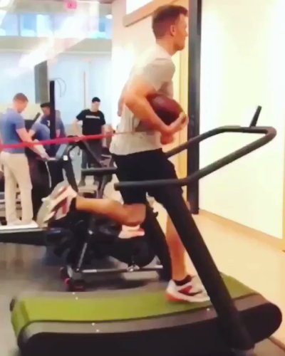 Watch Tom Brady's leaked NSFW video on TwXstars