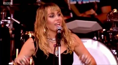 Watch ⚡️'s leaked NSFW video on TwXstars