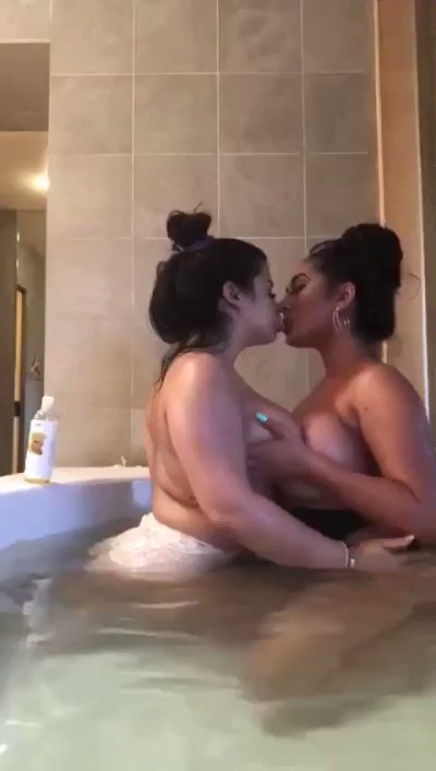 Watch Lissa Aires's leaked NSFW video on TwXstars