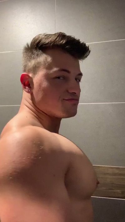 Watch Maximillian Small's leaked NSFW video on TwXstars