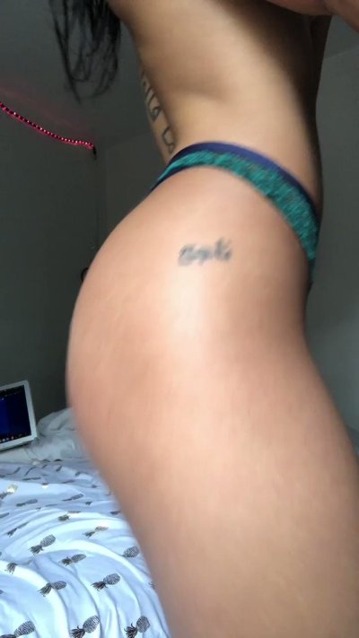 Watch SHEFORKEEPS's leaked NSFW video on TwXstars