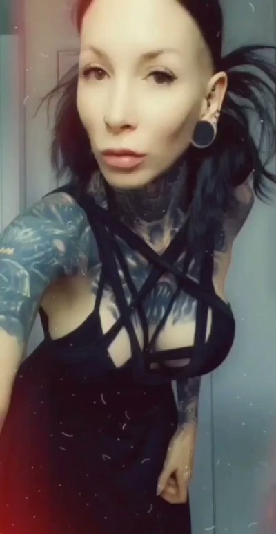 Watch RazorCandi's leaked NSFW video on TwXstars