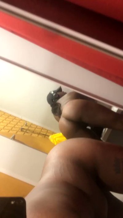 Watch Thickk Ebonyy 💦's leaked NSFW video on TwXstars
