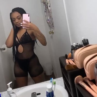 Watch TAY BAE💛's leaked NSFW video on TwXstars