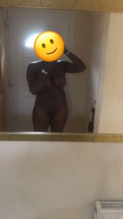 Watch Thickk Ebonyy 💦's leaked NSFW video on TwXstars