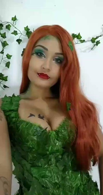 Watch Larya Von's leaked NSFW video on TwXstars