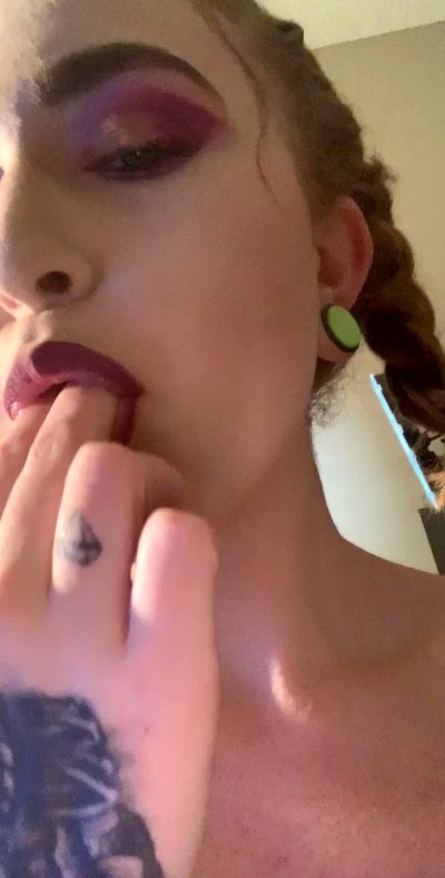 Watch Callie Black's leaked NSFW video on TwXstars