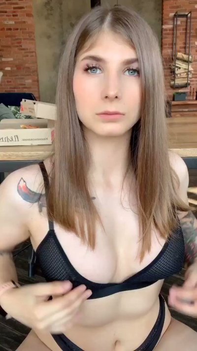 Watch 🐾 Julia Paww 💗's leaked NSFW video on TwXstars