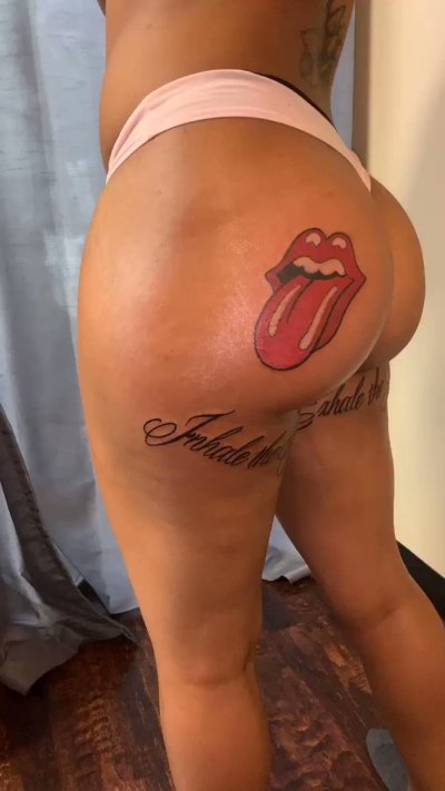 Watch Princess Tay 👑🌸's leaked NSFW video on TwXstars