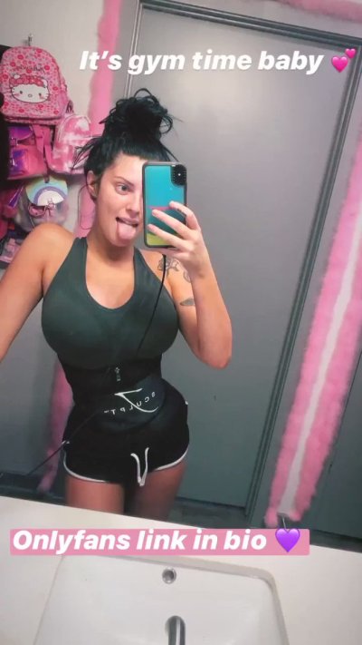 Watch iamY2KBarbie's leaked NSFW video on TwXstars