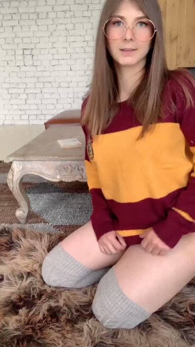 Watch 🐾 Julia Paww 💗's leaked NSFW video on TwXstars