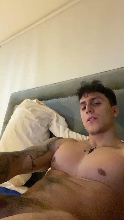 Watch Spartacozz's leaked NSFW video on TwXstars