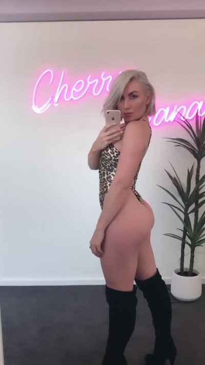 Watch cherryd27's leaked NSFW video on TwXstars