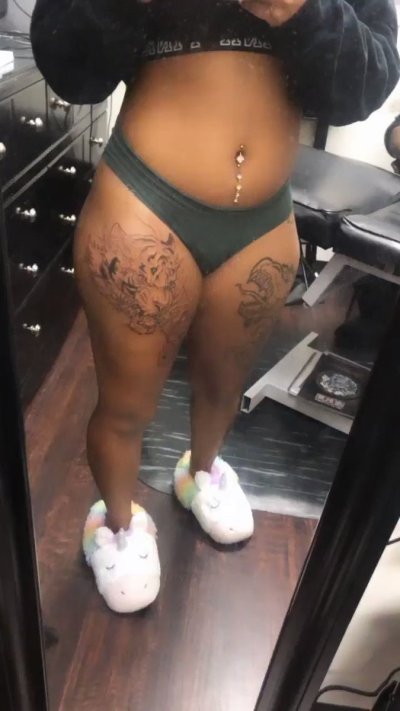 Watch Princess Tay 👑🌸's leaked NSFW video on TwXstars