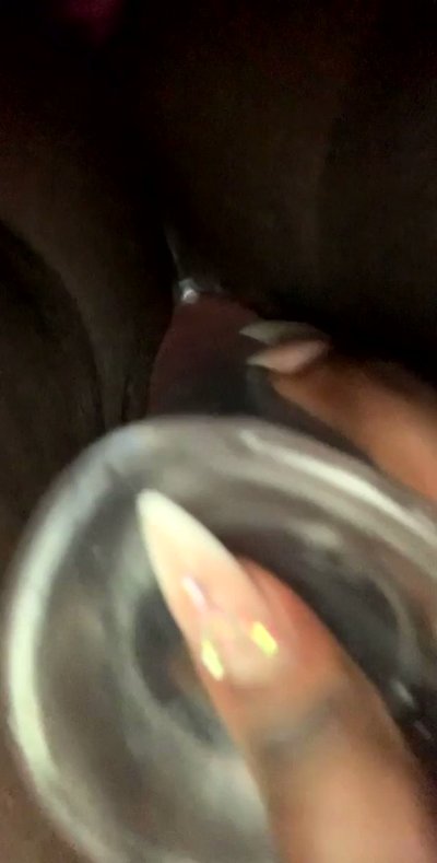 Watch Thickk Ebonyy 💦's leaked NSFW video on TwXstars