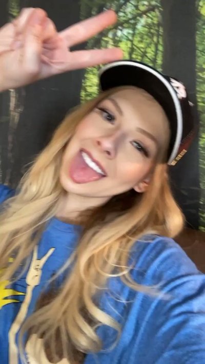 Watch Shey Holmes's leaked NSFW video on TwXstars